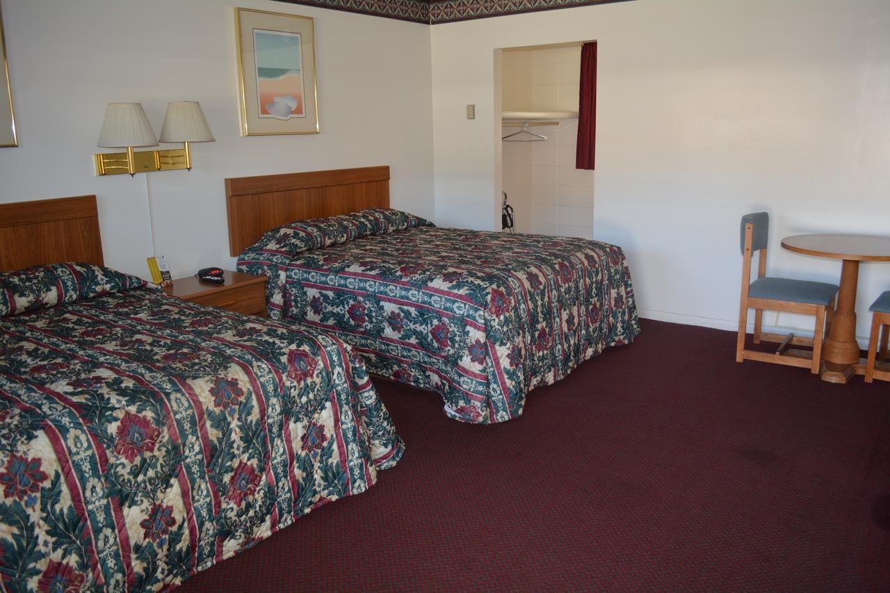 Ventura Motel Ludington Bagian luar foto
