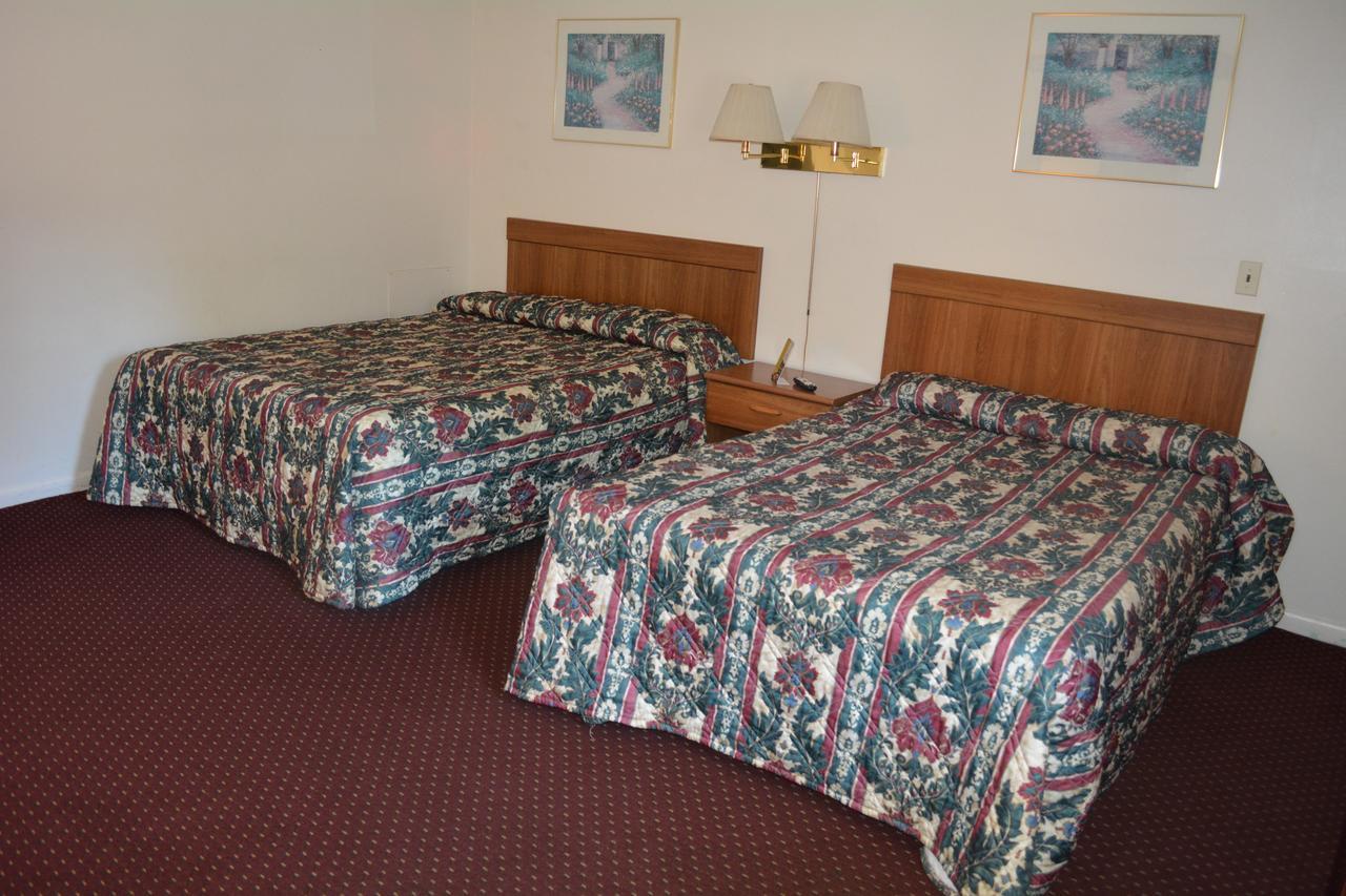 Ventura Motel Ludington Bagian luar foto